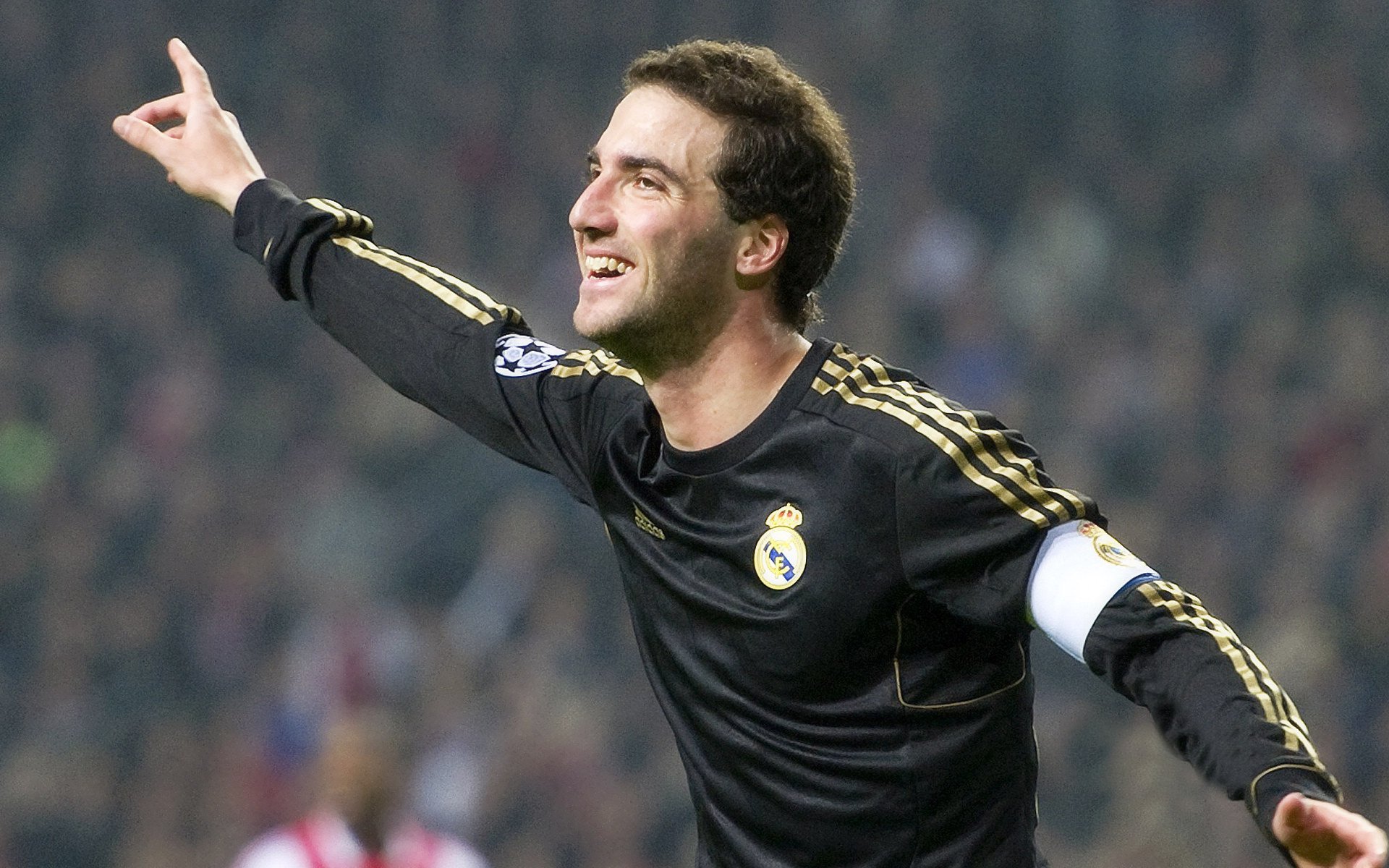 乐鱼电竞· (中国)官方网站-《FIFA》官方举行年度最佳球员投票，粉丝投票热度不减，fifa年度最佳球员候选投票